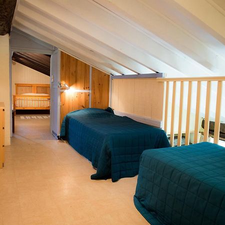 Nature'S Pace Holidays Montmaur  Room photo
